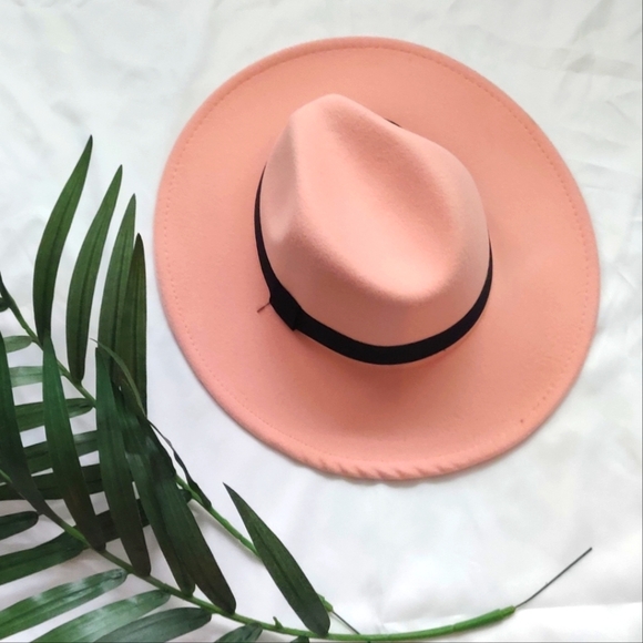 Fedora - Picture 1 of 1